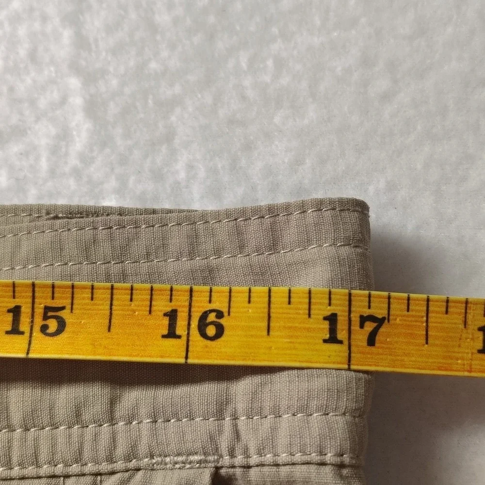 The North Face Mens 32 Khaki Tan Nylon Hiking Cargo‎ Shorts  Regular Fit